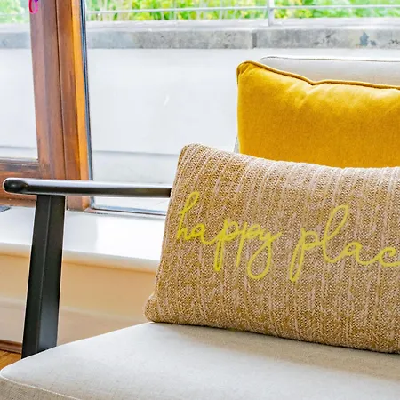 Atalia View Penthouse With Balcony Appartamento Galway